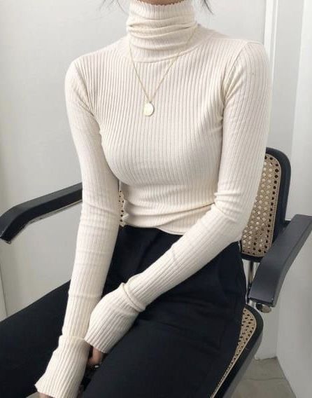 The Élodie Turtleneck